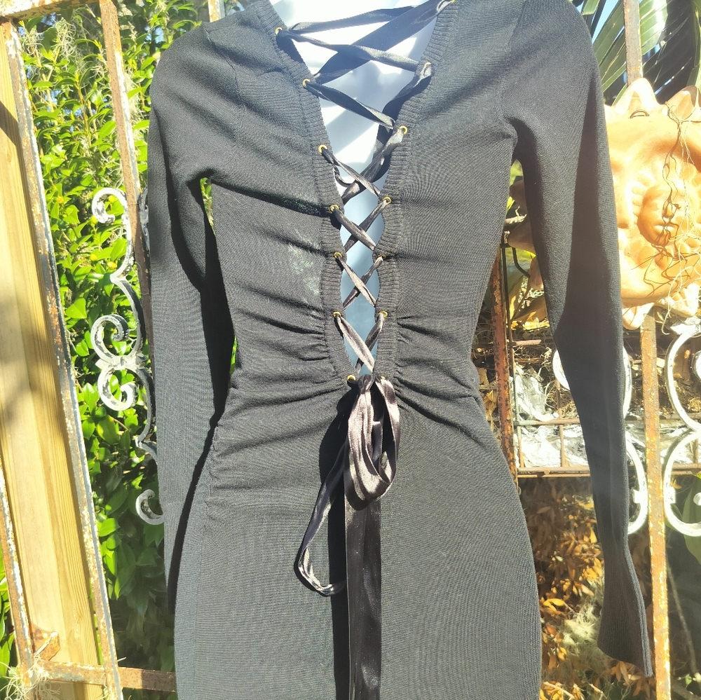 Guess sexiest black lace-up back top Xsmall